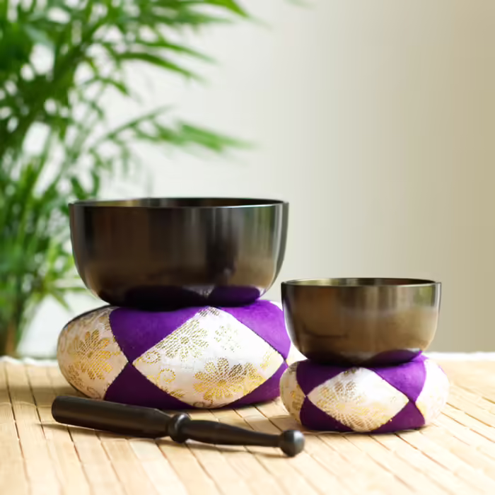 Japán hangtálak - Japán Hangtál - DHARMA - Fekete  A DHARMA japán hangtál fekete színűre lakkozott. A fém átfénylik ezen a lak