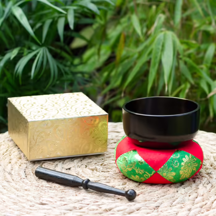 Japán hangtálak - Japán Hangtál - ZEN - Fekete  Ez a jap&aacute;n ZEN hangt&aacute;l fekete lakkoz&aacute;s&uacute;, amelye
