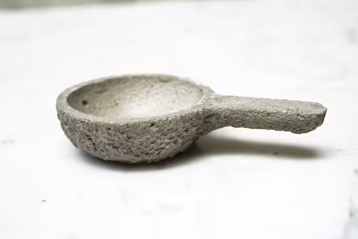 Füstölő tartók - Sagrada Madre - Cement Füstöl tartó  Szent égetők füstölőbombákhoz, füstölőpálcikákhoz, kúpokhoz és fáklyákhoz. 