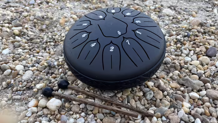 Handpan - Kicsi handpan2  <div style="font-size: 1rem;">Gyönyörű hangja mindenkit elvarázsol. Két dar 