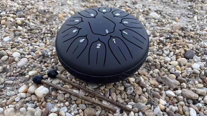 Handpan - Kicsi handpan2  <div style="font-size: 1rem;">Gyönyörű hangja mindenkit elvarázsol. Két dar 