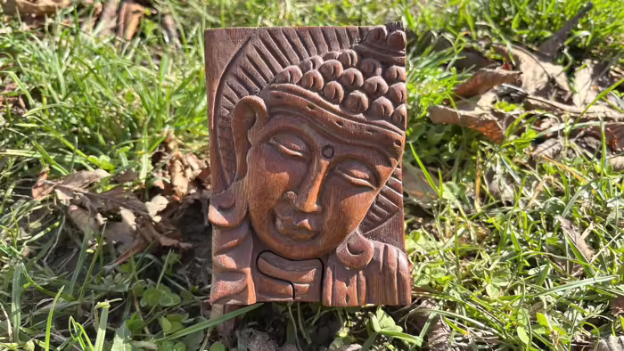 Buddha szobrok - Buddha fa titok doboz 2  Gyönyörű rózsafából faragott fa Buddha fej doboz, mely dupla fedéllel rende 