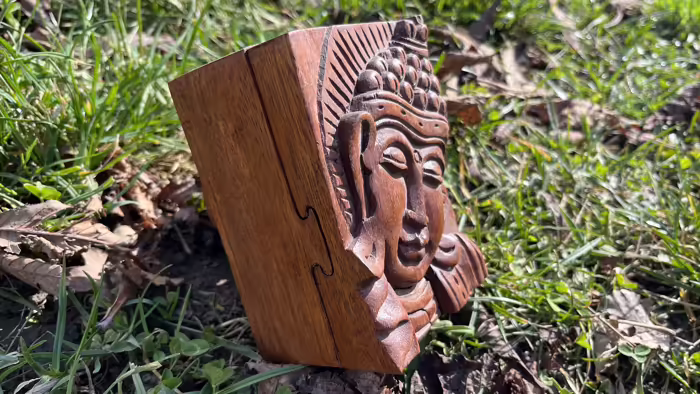 Buddha szobrok - Buddha fa titok doboz 2  Gyönyörű rózsafából faragott fa Buddha fej doboz, mely dupla fedéllel rende 