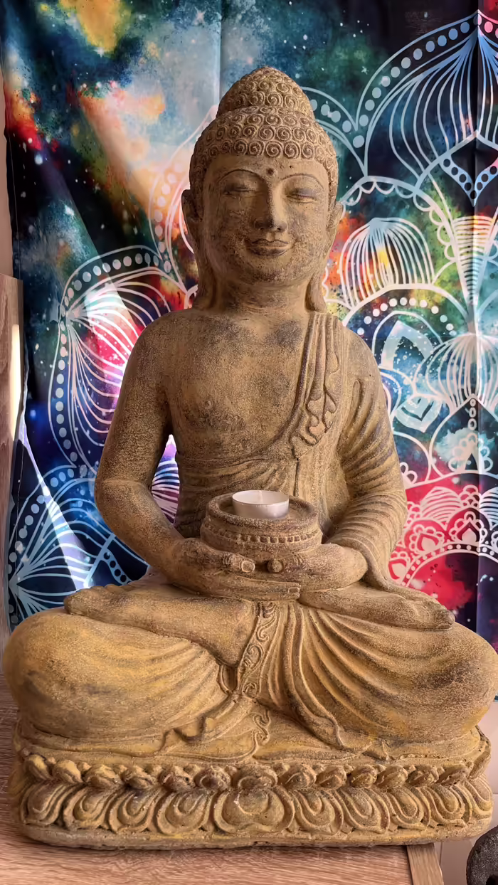 Buddha szobrok - Buddha nagy kőszobor  Impoz&aacute;ns m&eacute;retű Buddha kőszobor, term&eacute;szetes hat&aacut 