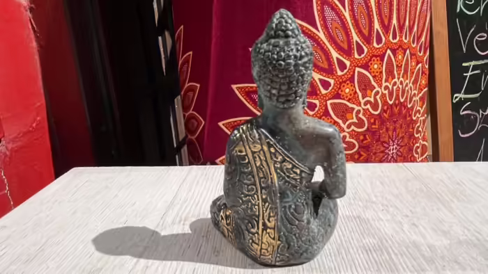 Réz szobrok - Balinéz Bronz szobor - Buddha lótuszülésben  Gyönyörű Indonéz Bronz Buddha szobor,mely időtálló anyagával és nyugodt kis 