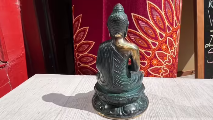 Buddha szobrok - Balinéz Bronz Buddha szobor  Eleg&aacute;ns, balin&eacute;z bronz Buddha szobor finoman kidolgozott r&ea 