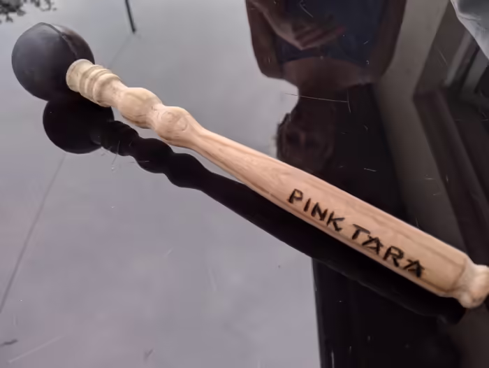 Gumi ütők - Rövid gumi ütő hangtálakhoz és gonghoz  Egyedi kézzel készített gumiütők ,pácolt lakkozott,20cm hosszú fa nyéllel,1 